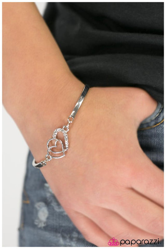 dont-go-breaking-my-heart-white-p9da-wtsv-027xx