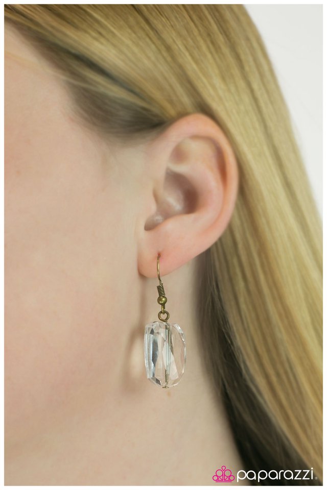 Paparazzi ♥ Diamonds Are A Girls Best Friend - Brass ♥ Necklace