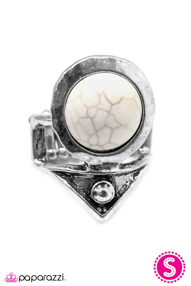 Paparazzi ♥ Whats Your Point? - White ♥ Ring