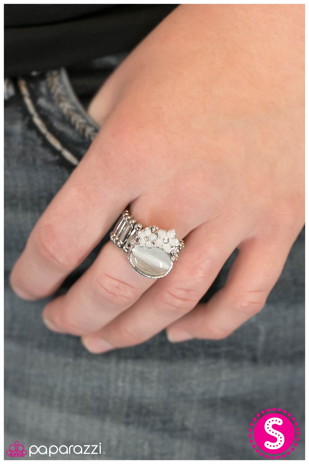 mooning-over-you-white-p4wh-wtxx-032xx