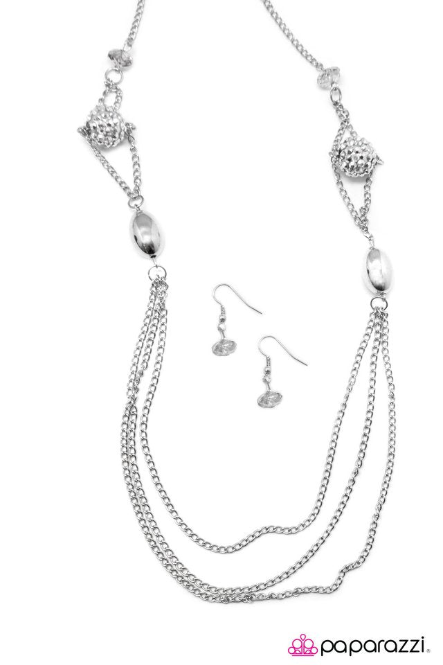 Paparazzi ♥ Feelin Festive - Silver ♥ Necklace
