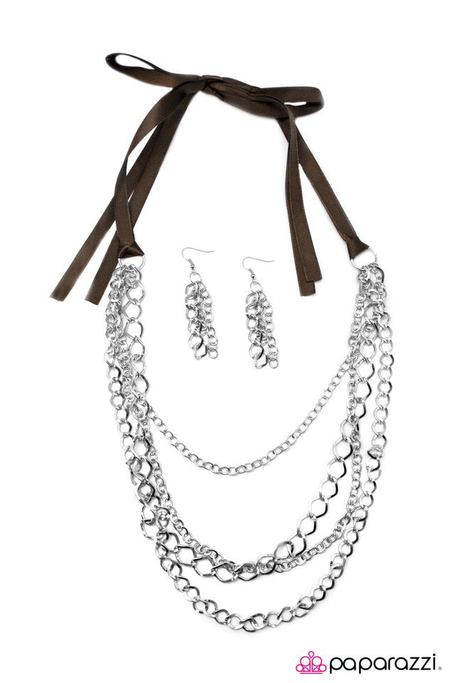 Paparazzi ♥ No Strings Attached - Brown ♥ Necklace