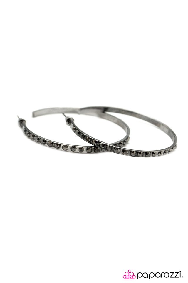Paparazzi ♥ The Radical - Black ♥ Earrings