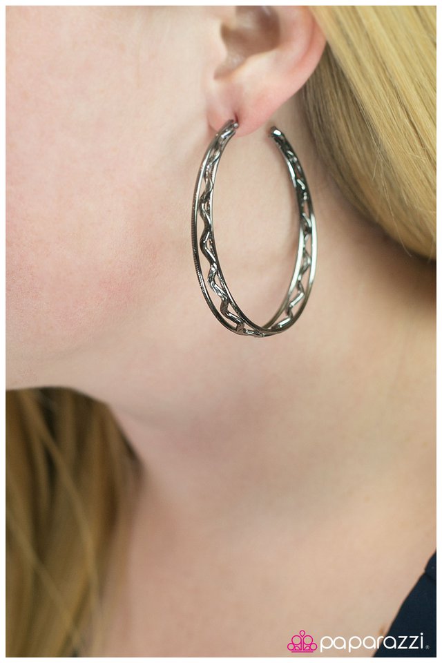 chasing-daylight-black-p5ho-bkxx-032xx