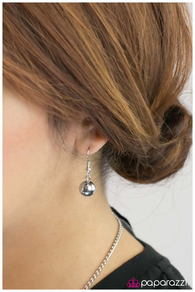 Paparazzi ♥ Roman Holiday - Pink ♥ Necklace