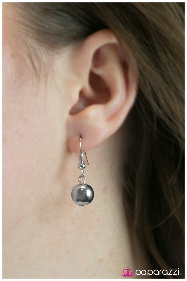 Paparazzi ♥ Roman Holiday - Green ♥ Necklace