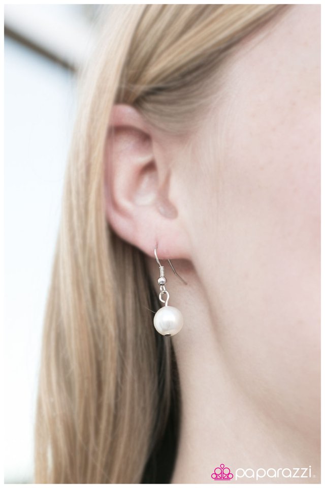 Paparazzi ♥ Ready for Romance - White ♥ Necklace