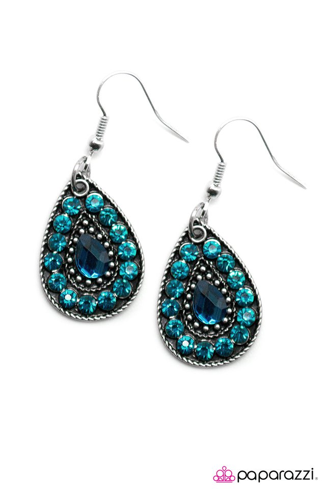 Paparazzi ♥ Sparkle In The Rain - Blue ♥ Earrings