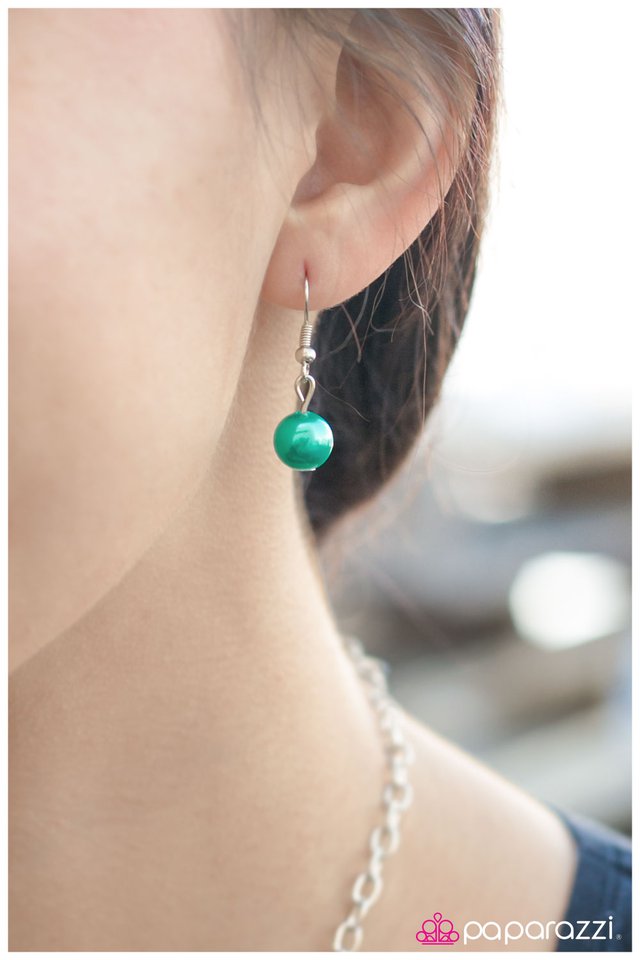 Paparazzi ♥ Key Player - Green ♥ Necklace