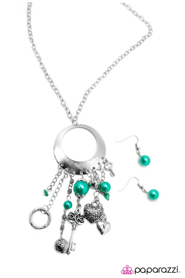 Paparazzi ♥ Key Player - Green ♥ Necklace