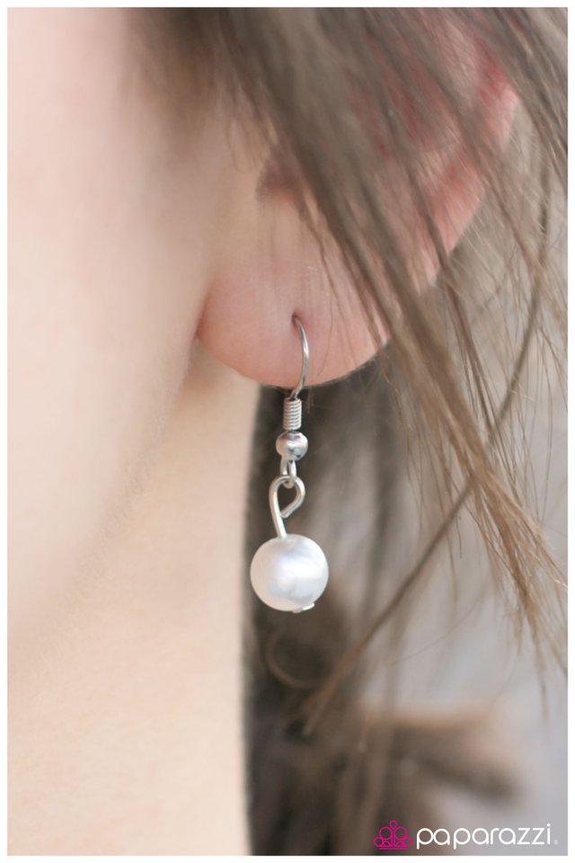 Paparazzi ♥ I Can See Your Halo - White ♥ Necklace