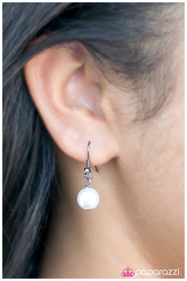 Paparazzi ♥ Casanova - White ♥ Necklace