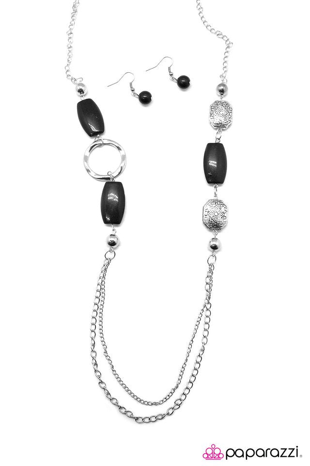 Paparazzi ♥ Right On Time - Black ♥ Necklace