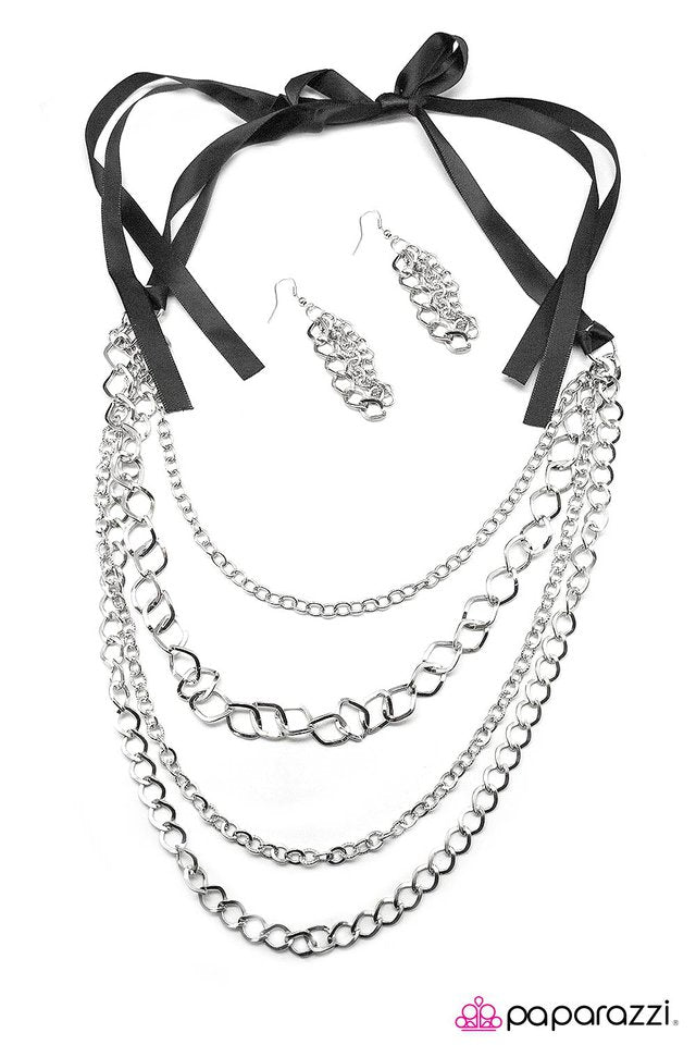 Paparazzi ♥ No Strings Attached - Black ♥ Necklace