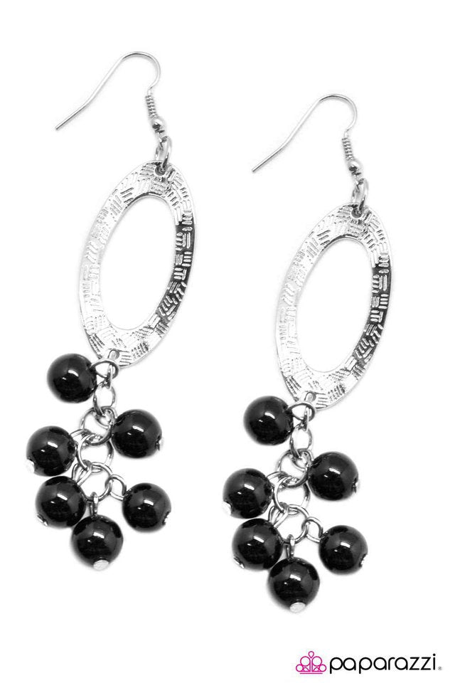 Paparazzi ♥ Monte Carlo - Black ♥ Earrings