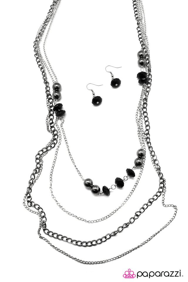 Paparazzi ♥ The Grand Finale - Black ♥ Necklace
