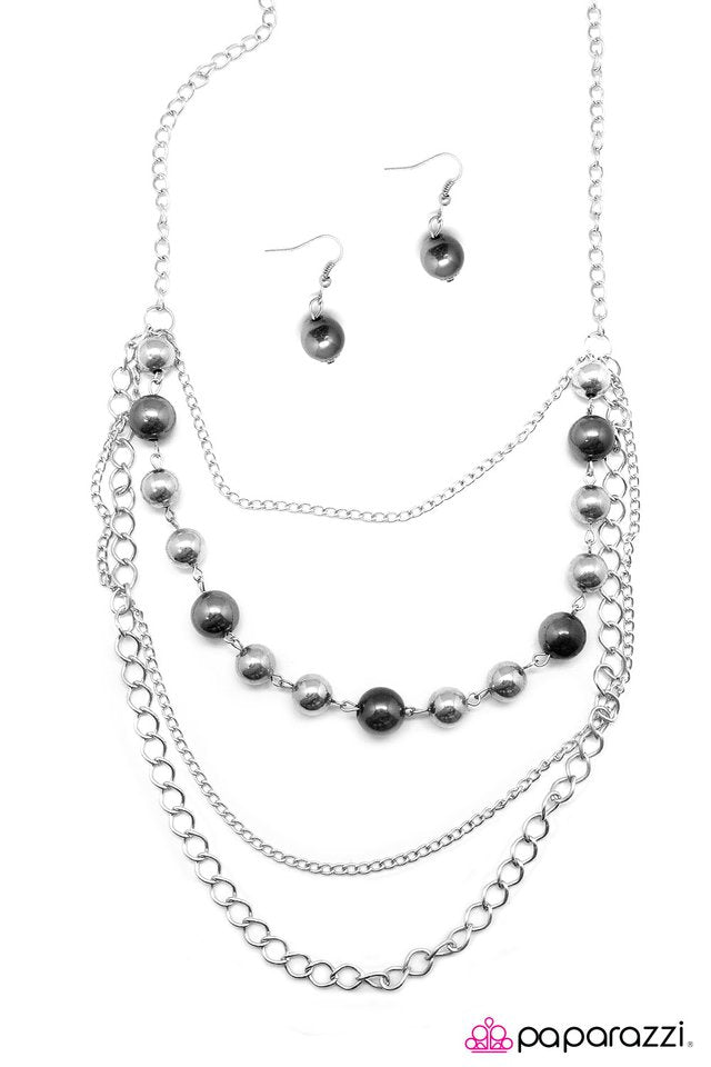 Paparazzi ♥ Betwixt - Black ♥ Necklace