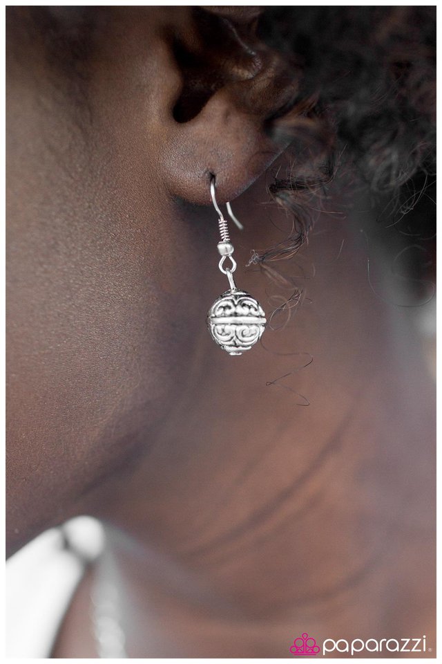 Paparazzi ♥ Globetrotter - Blue ♥ Necklace