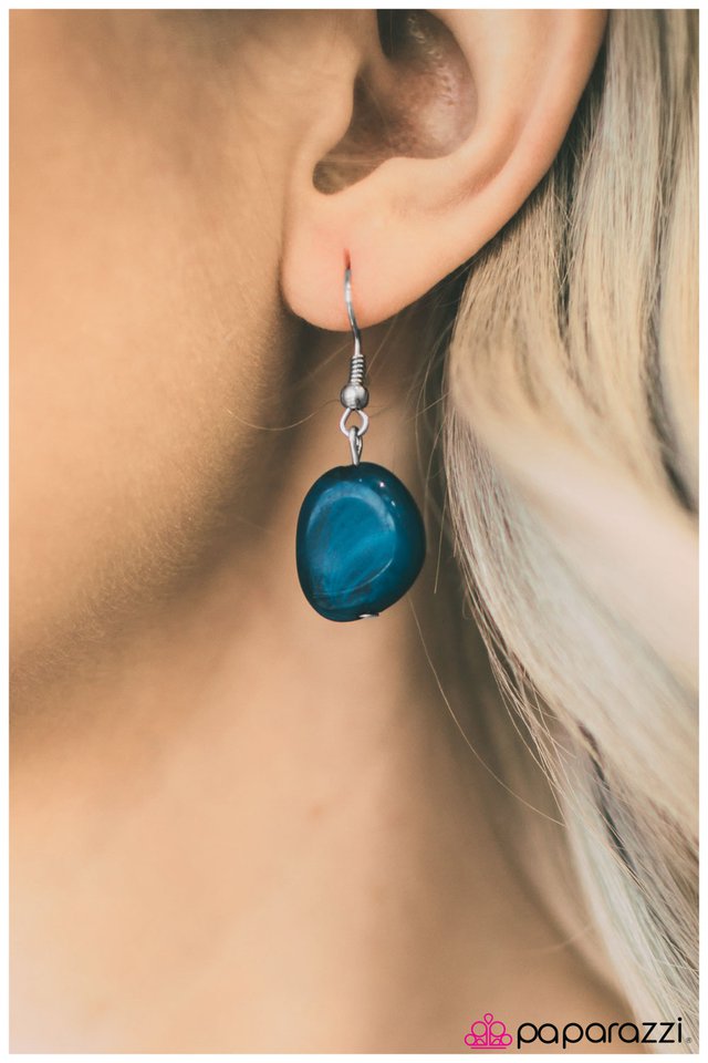 Paparazzi ♥ Sucker Punch - Blue ♥ Necklace