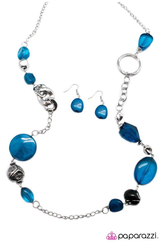 Paparazzi ♥ Sucker Punch - Blue ♥ Necklace