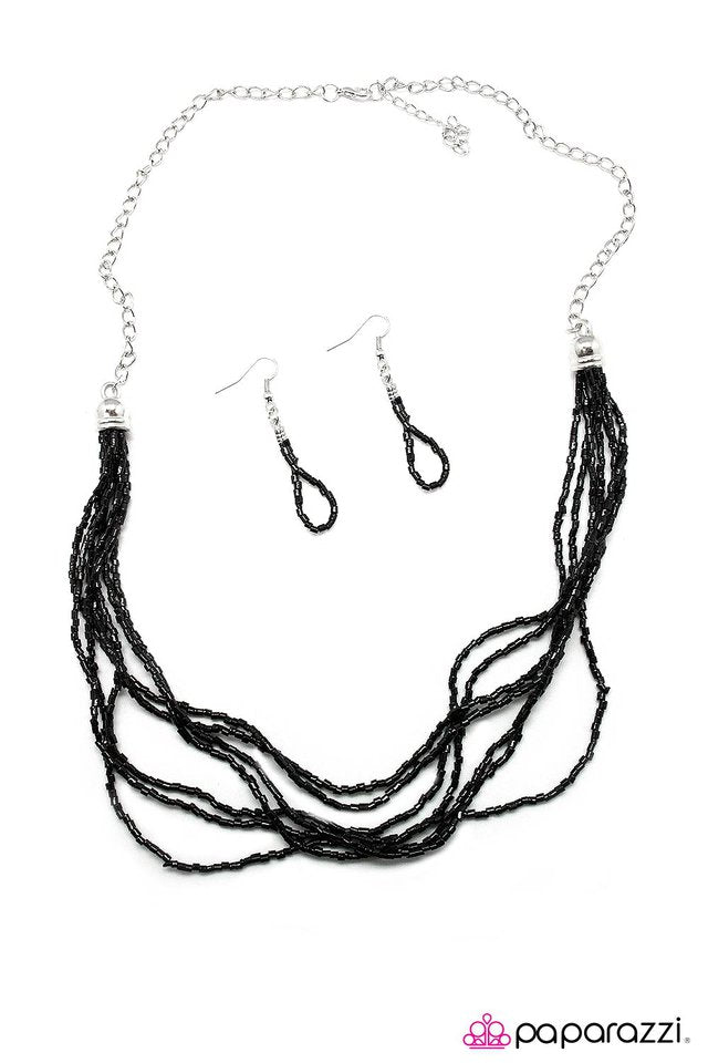 Paparazzi ♥ Shimmer and Spice - Black ♥ Necklace