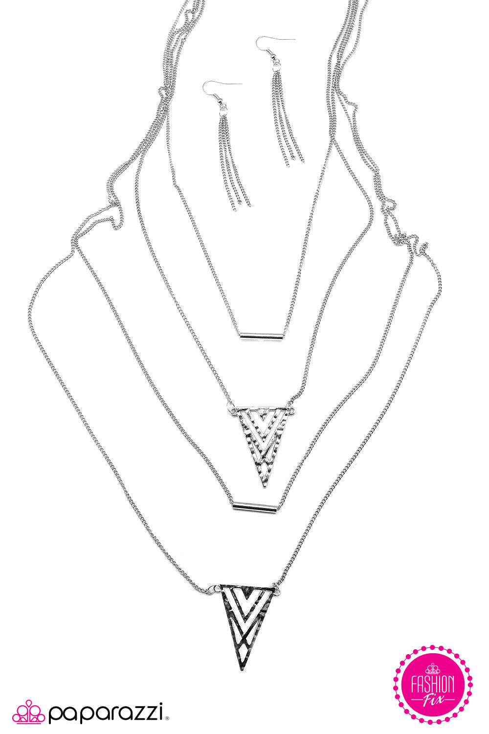 Paparazzi ♥ Aussie Walkabout - Silver ♥  Necklace