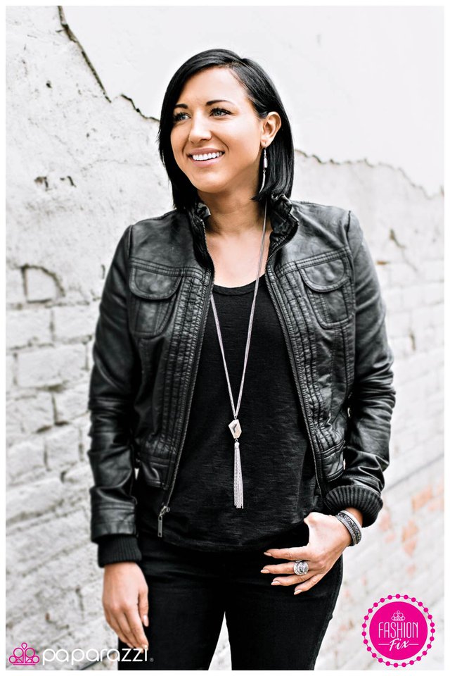 Paparazzi ♥ In A Trance - Silver ♥ Earrings