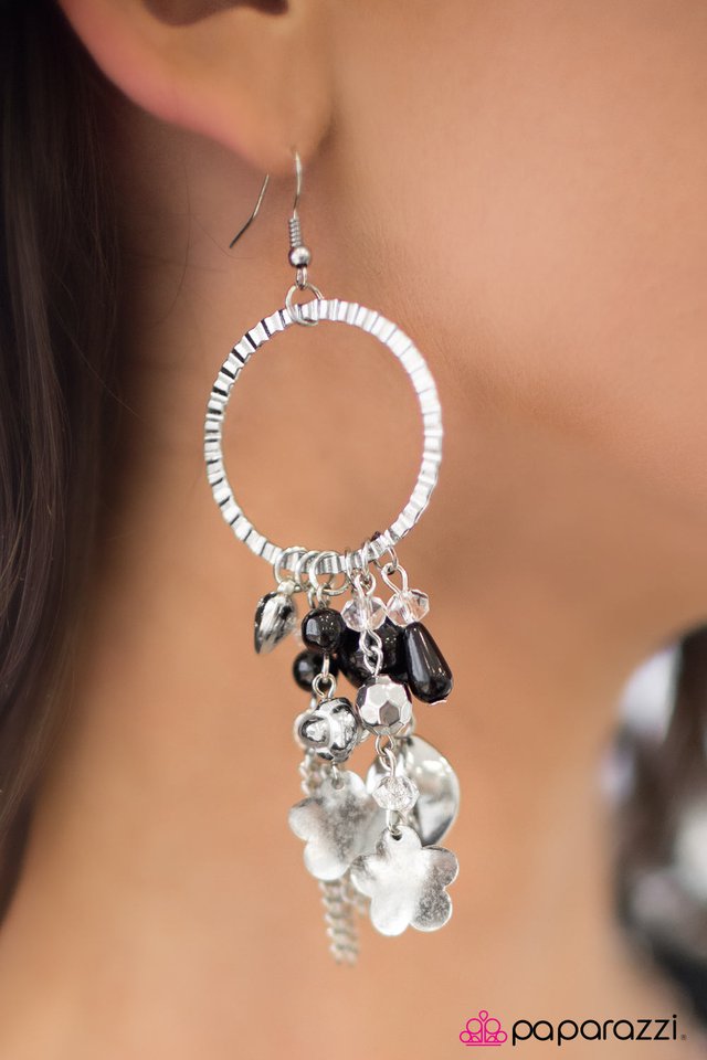 little-things-mean-a-lot-black-p5wh-bkxx-043xx