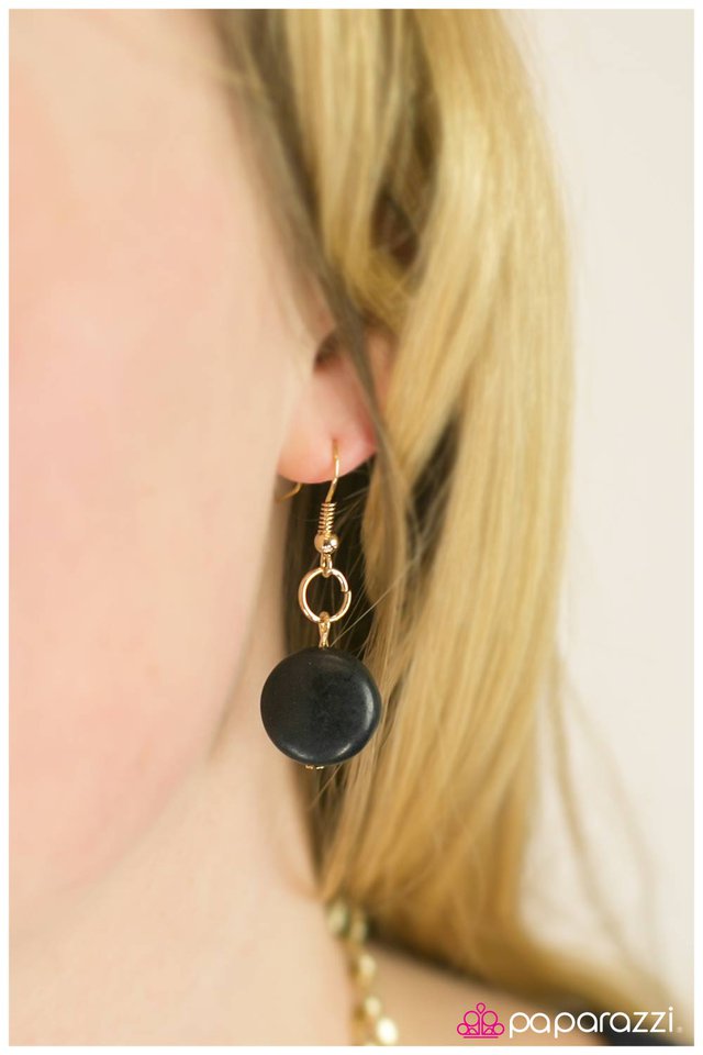 Paparazzi ♥ Dancing With Wolves - Black ♥ Necklace