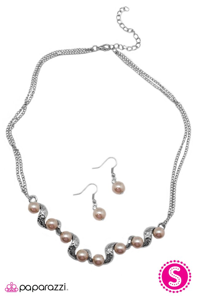 Paparazzi ♥ Crazy About You - Brown ♥ Necklace