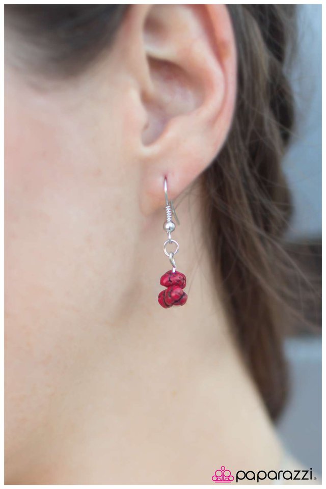 Paparazzi ♥ Standing My Ground - Red ♥ Necklace
