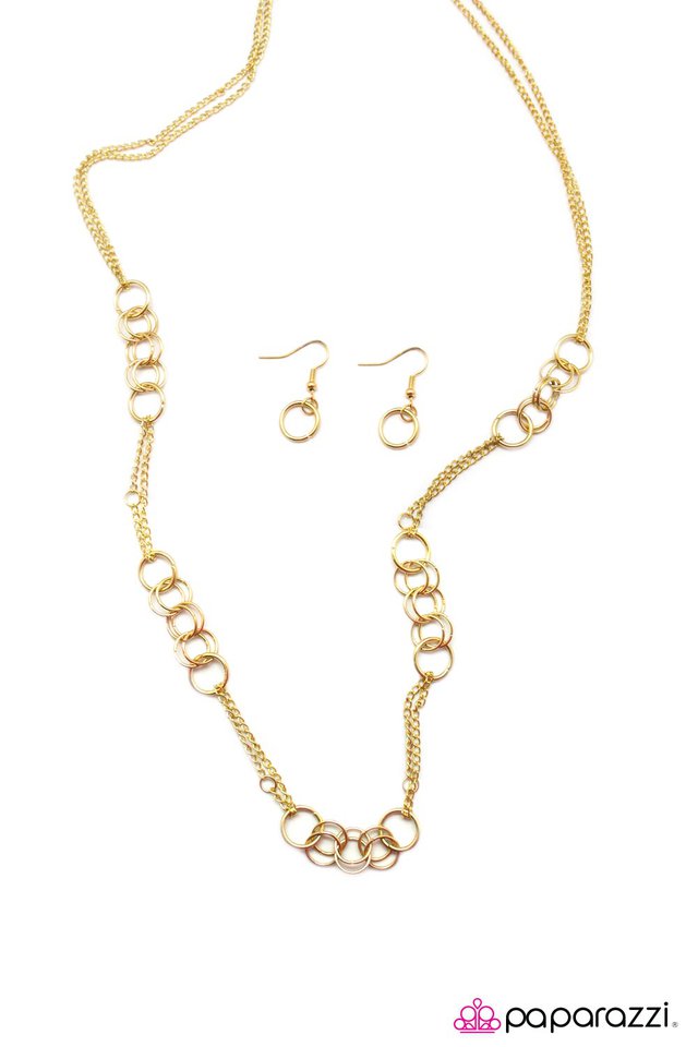 Paparazzi ♥ Round Em Up - Gold ♥ Necklace