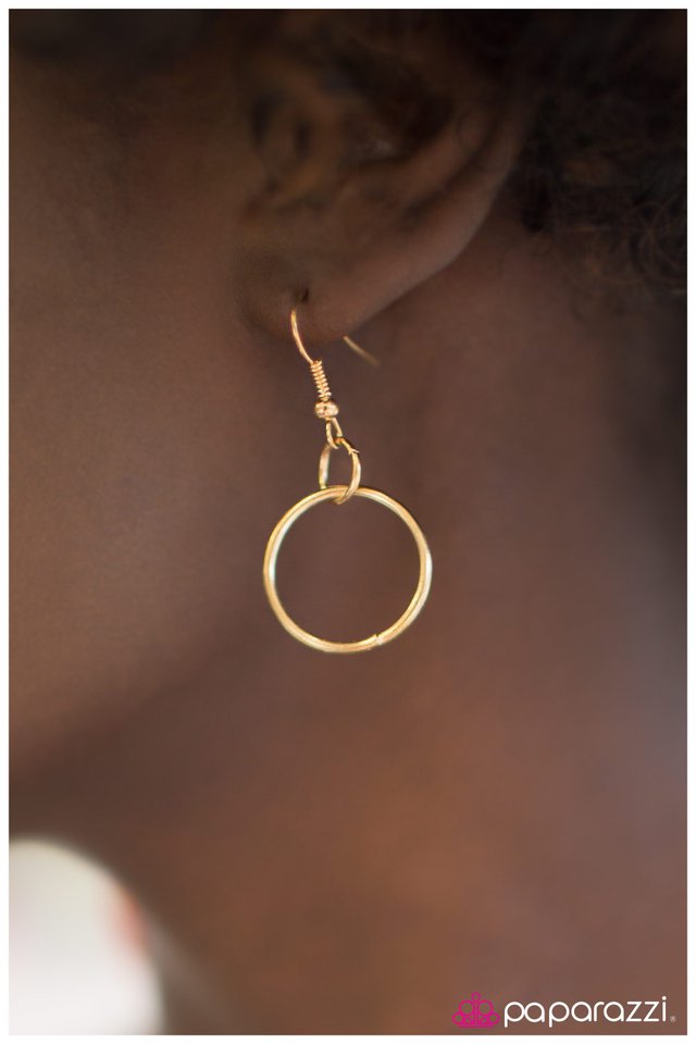 Paparazzi ♥ Jump Around - Gold ♥ Necklace