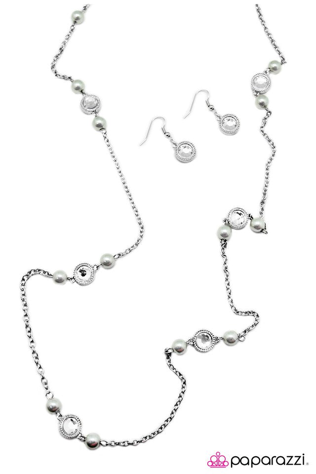 Paparazzi ♥ Broadway Beauty - Green ♥ Necklace