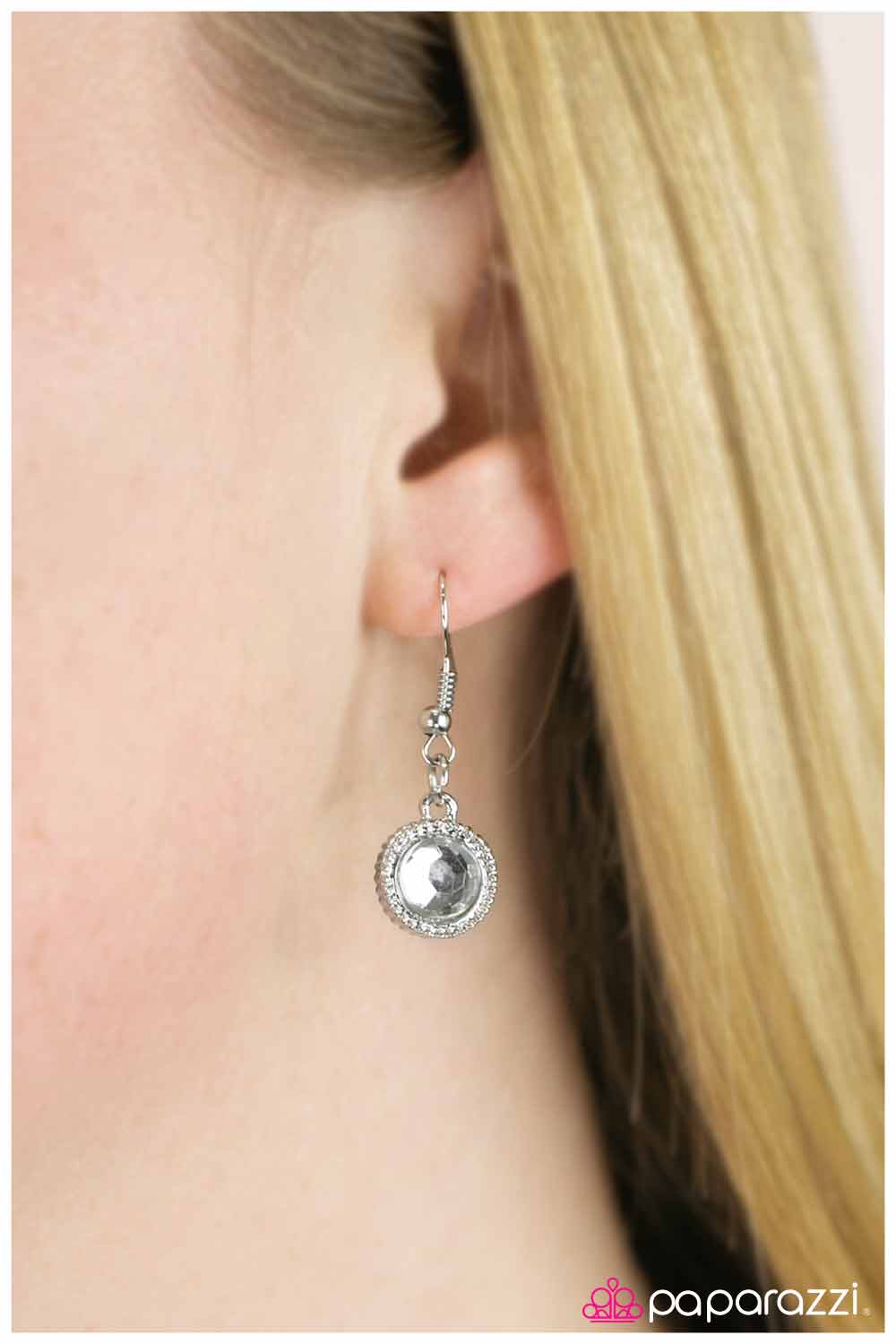 Paparazzi ♥ Broadway Beauty - White ♥  Necklace