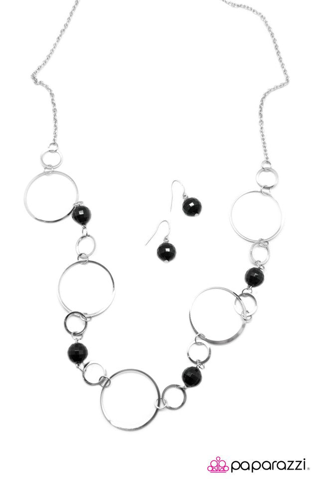 Paparazzi ♥ Lets Start At The Very Beginning - Black ♥ Necklace