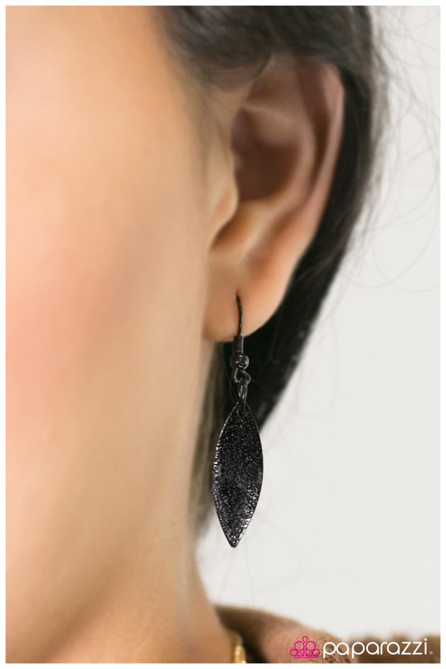 Paparazzi ♥ Jungle Cat - Gold ♥ Necklace