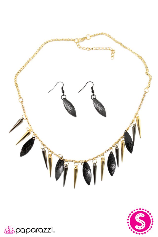 Paparazzi ♥ Jungle Cat - Gold ♥ Necklace