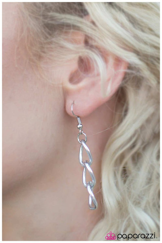 Paparazzi ♥ A Royal CHAIN - Gold ♥ Necklace