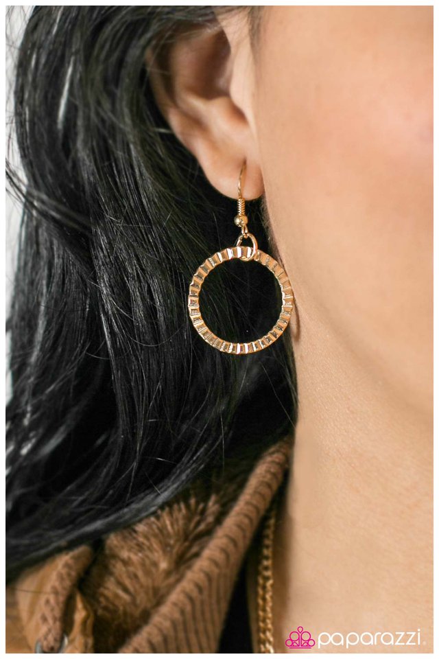 Paparazzi ♥ Care To Join Us? - Gold ♥ Necklace