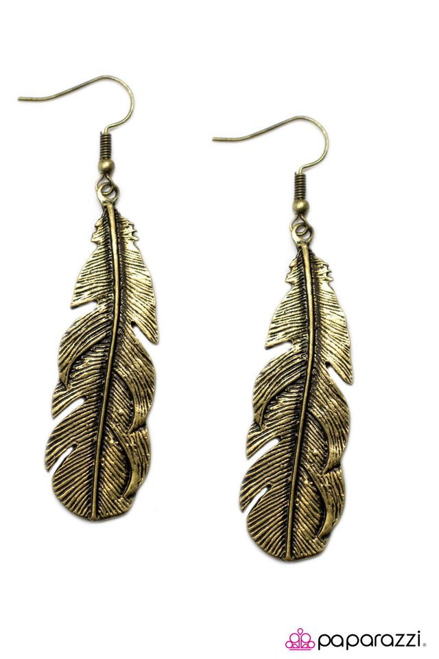 Paparazzi ♥ Bird of Prey - Brass ♥ Earrings