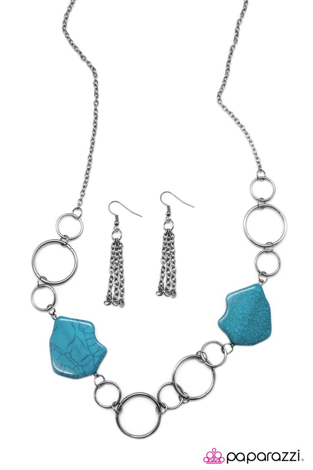 Paparazzi ♥ Aint No Mountain High Enough - Blue ♥ Necklace