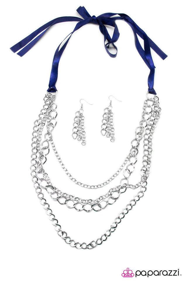 Paparazzi ♥ No Strings Attached - Blue ♥ Necklace