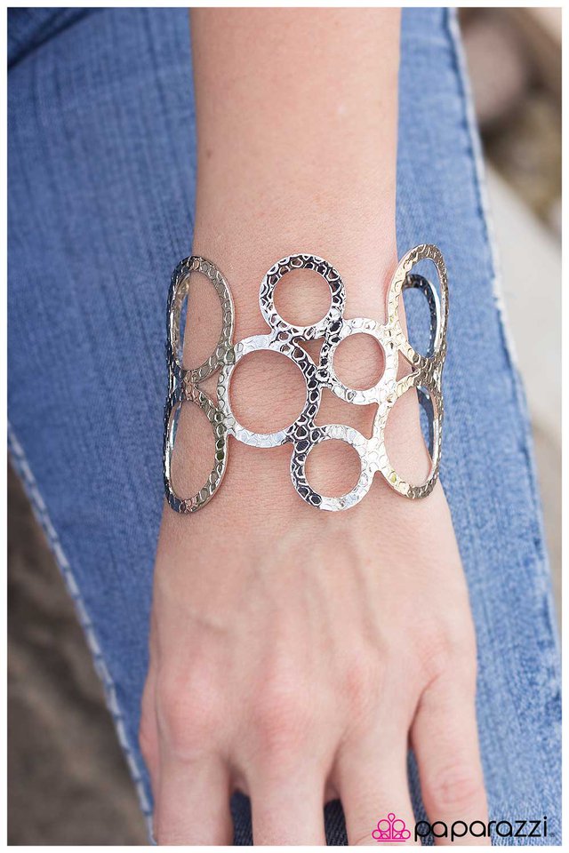 talking-in-circles-silver-p9in-svxx-041xx