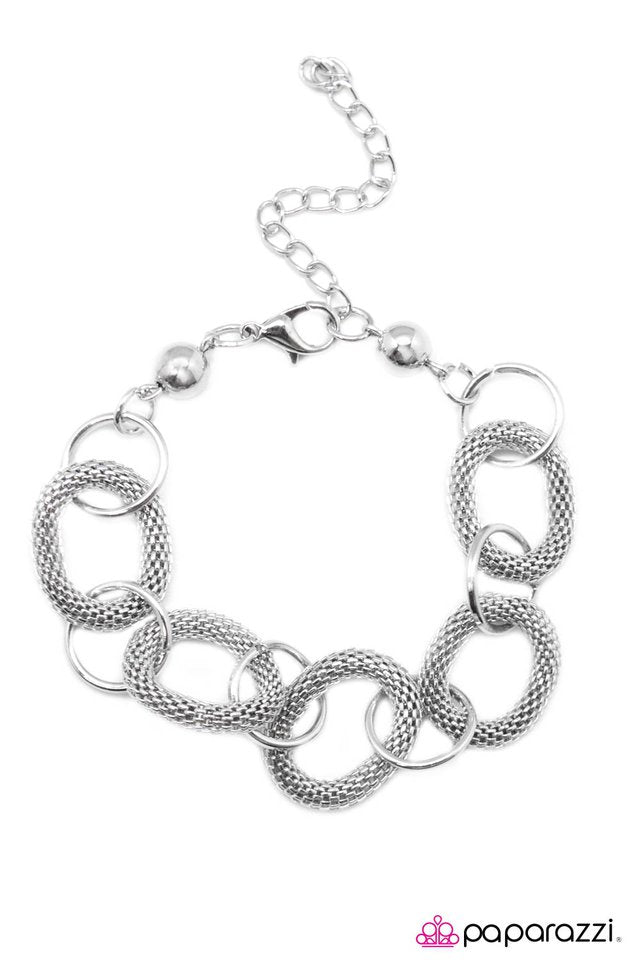 Paparazzi ♥ Ring In The New - Silver ♥ Bracelet