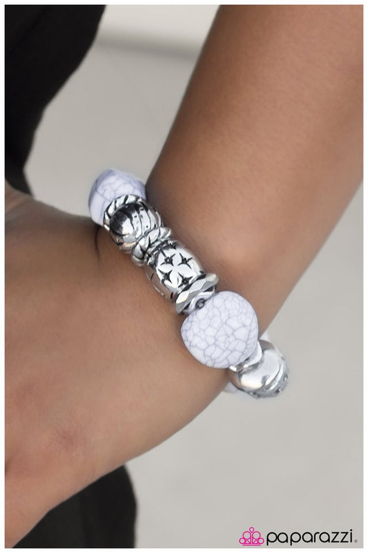 in-other-words-white-p9se-wtxx-034xx