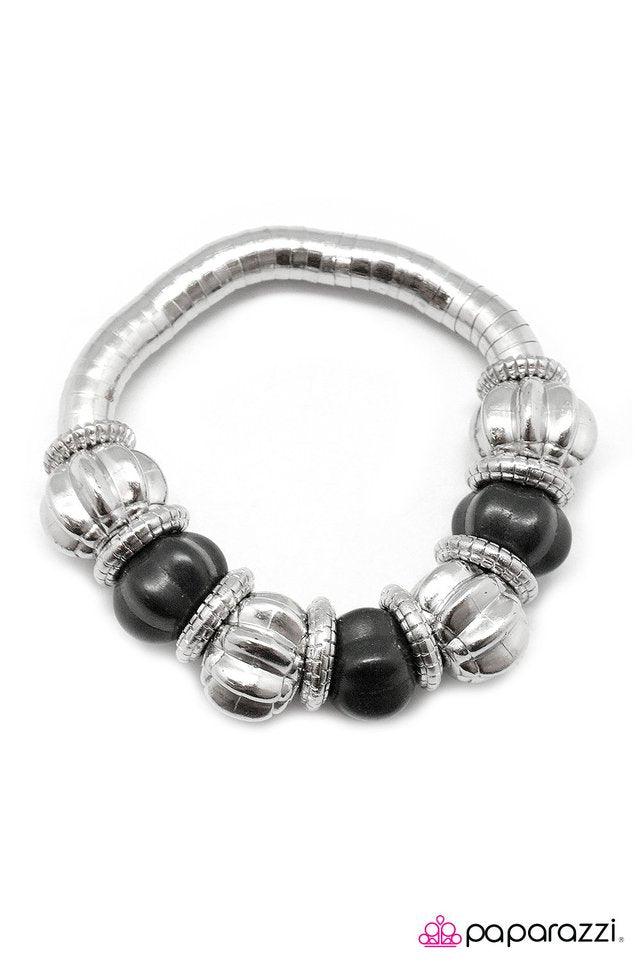 Paparazzi ♥ Roll Up Your Sleeves - Black ♥ Bracelet