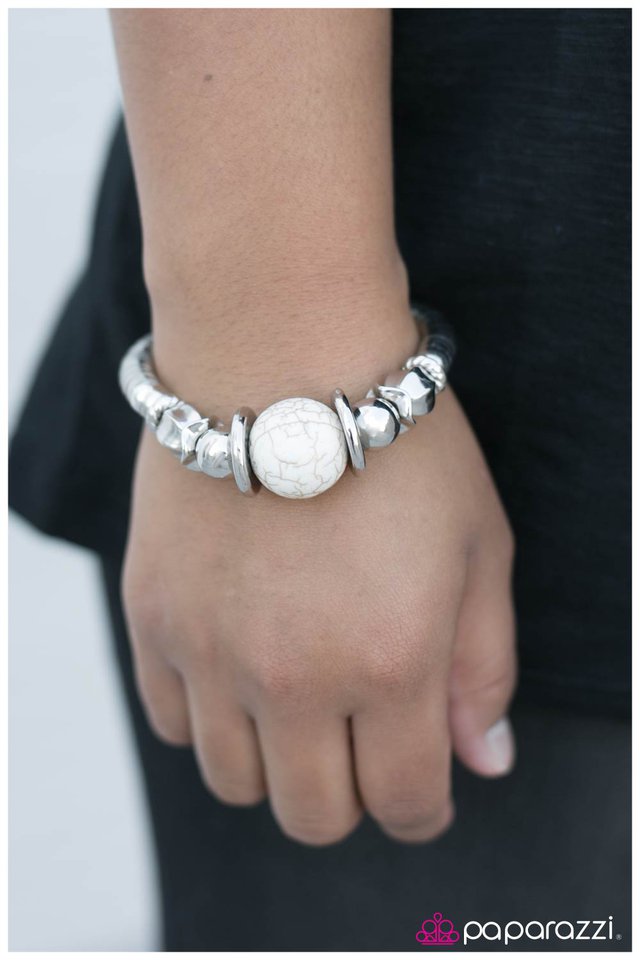 brace-yourself-white-p9se-wtxx-036xx