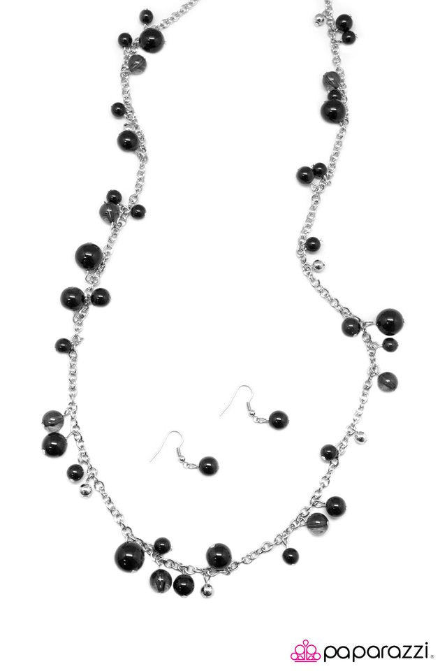 Paparazzi ♥ Madame Bovary - Black ♥ Necklace