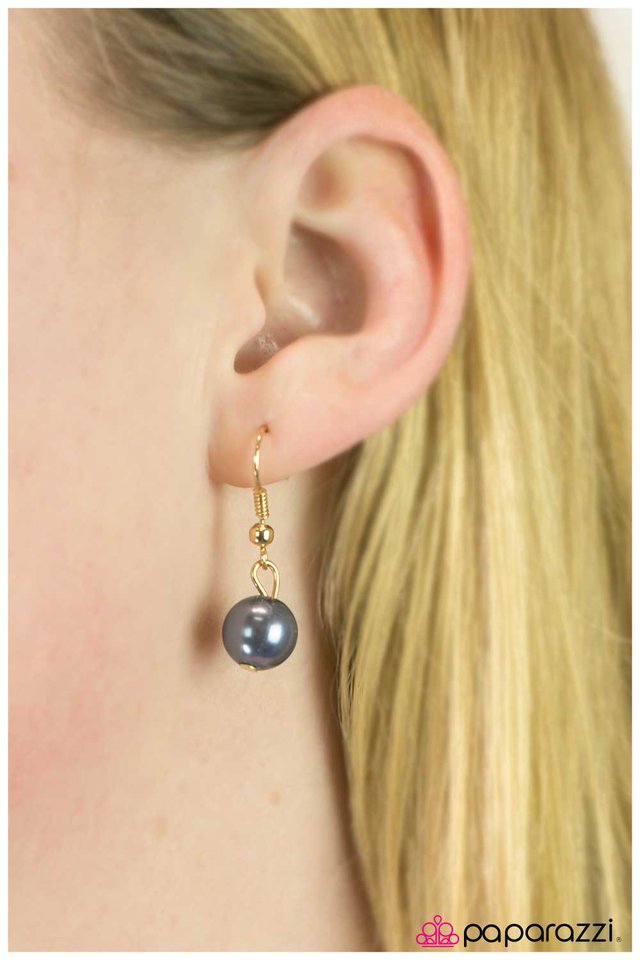 Paparazzi ♥ Dream Walking - Gold ♥ Necklace